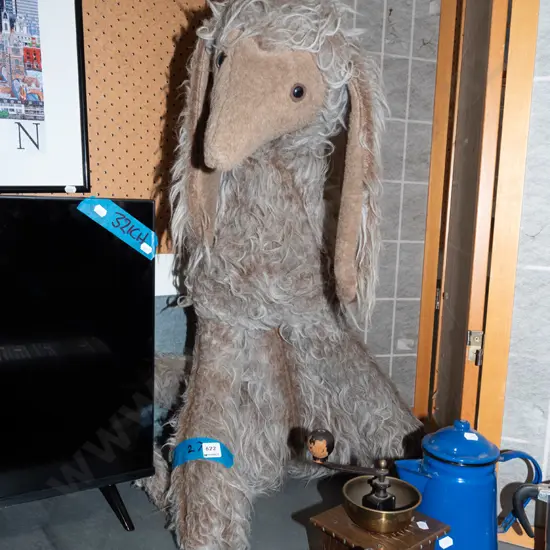 large soft toy dog H740