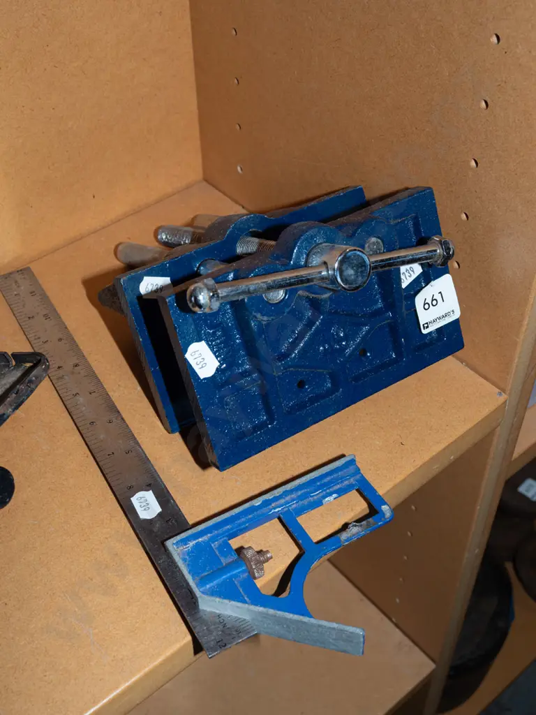 builders square, small vice Image 1++