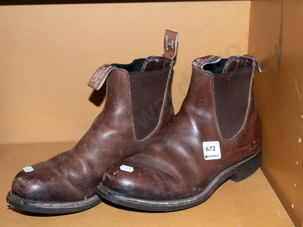 pair of RM Williams boots - size 7.5 Image 1++