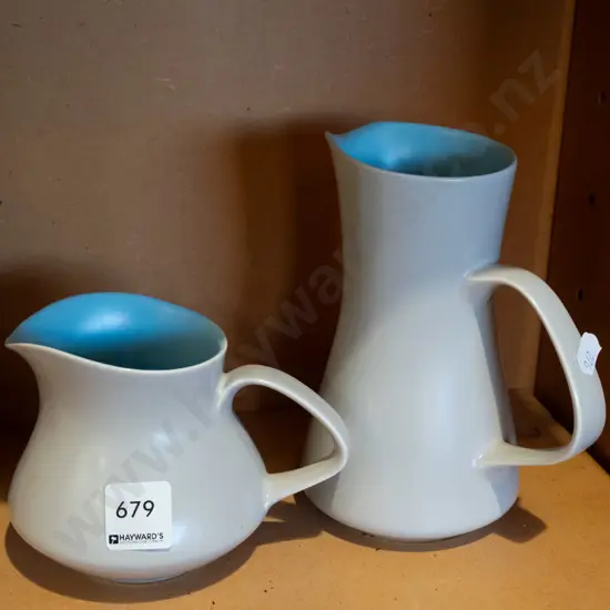2x Poole jugs H265