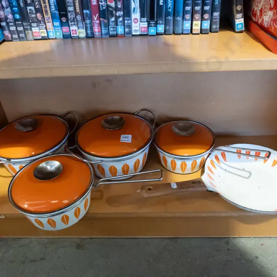 retro enamel pots and pans - staining on inside