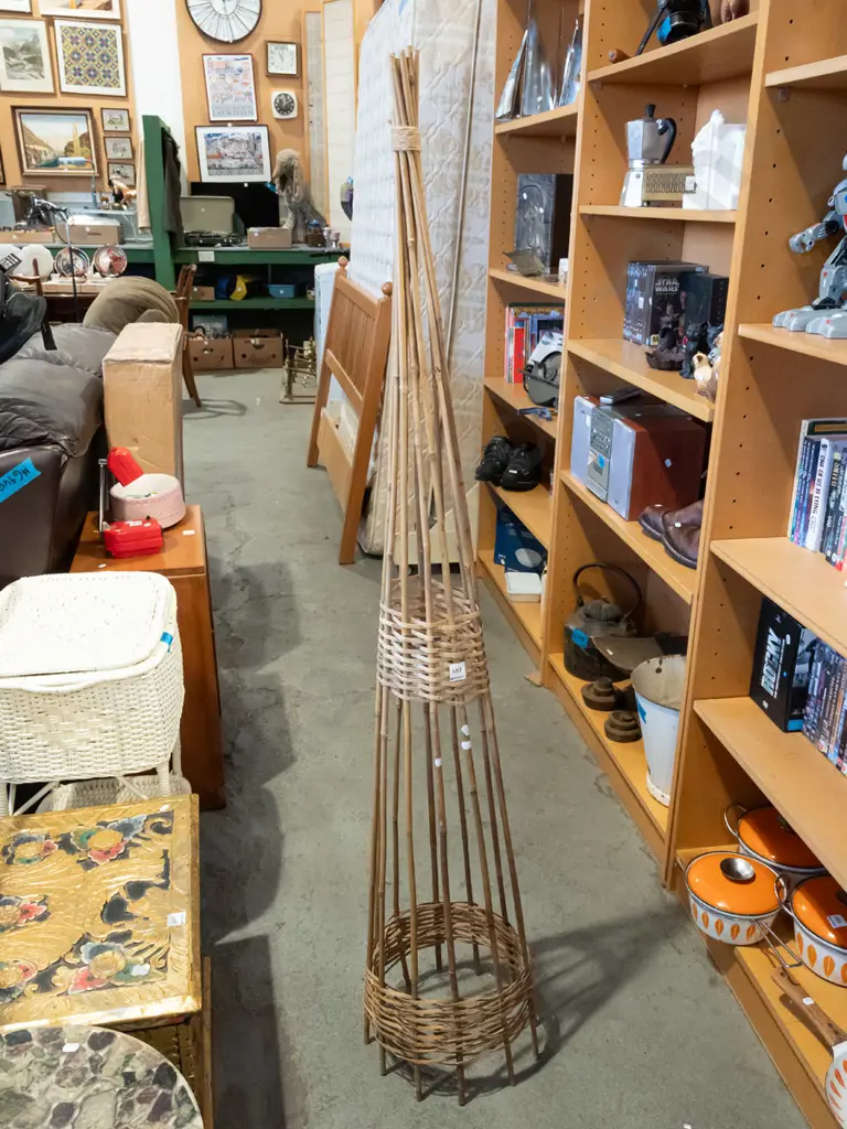 bamboo garden climbing frame Image 1++