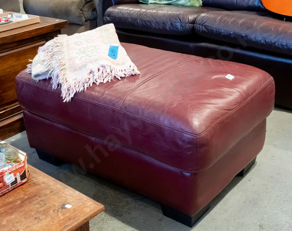 burgundy leather ottoman H440 W940 D590 Image 1++