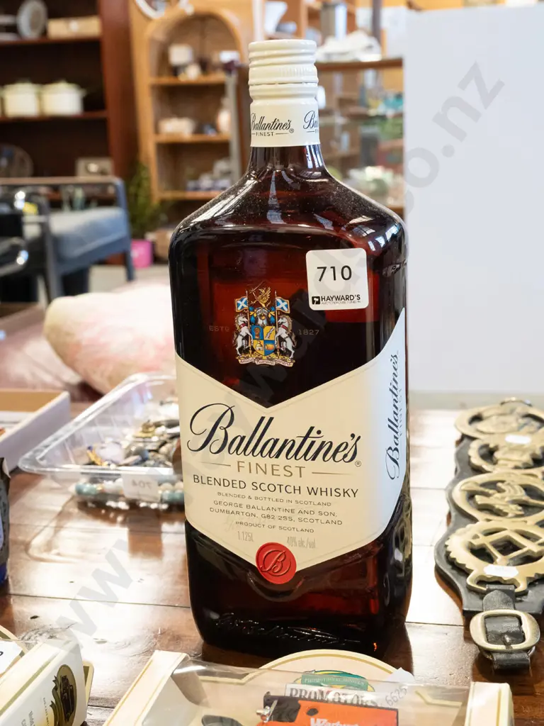 1125ml Ballantines whisky Image 1++