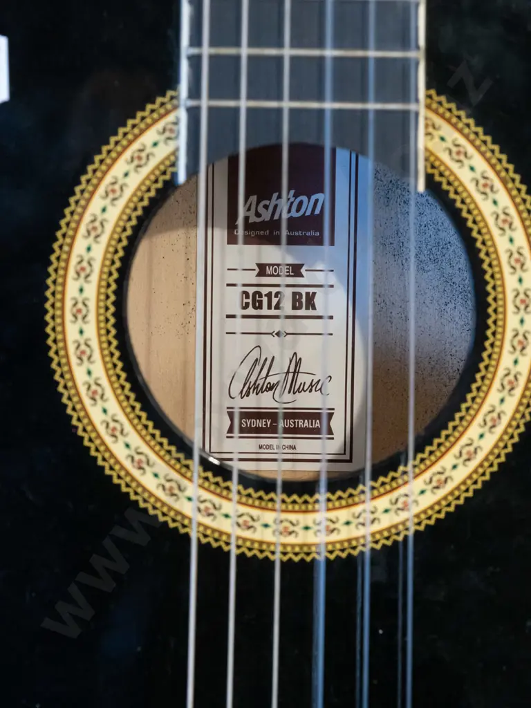 Ashton CG12 half-size acoustic guitar and a Makala ukelele Image 1++