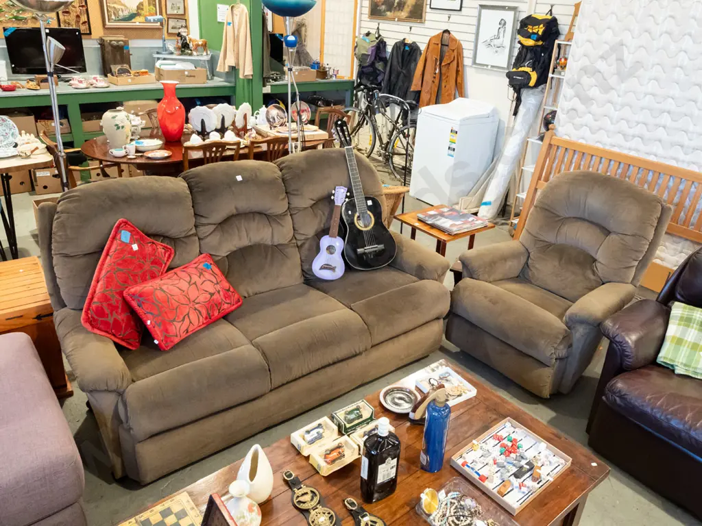 LaZBoy 2 piece lounge suite - 3 seater, 1 rocker recliner Image 1++