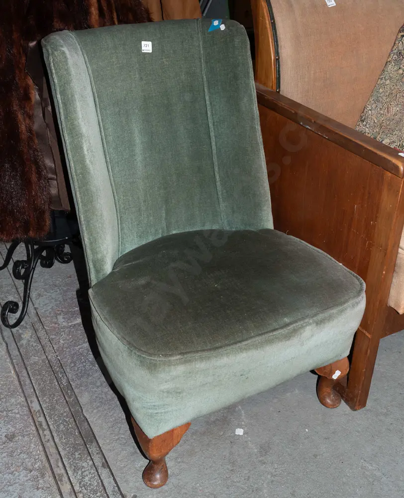 green velvet nursing chair Image 1++