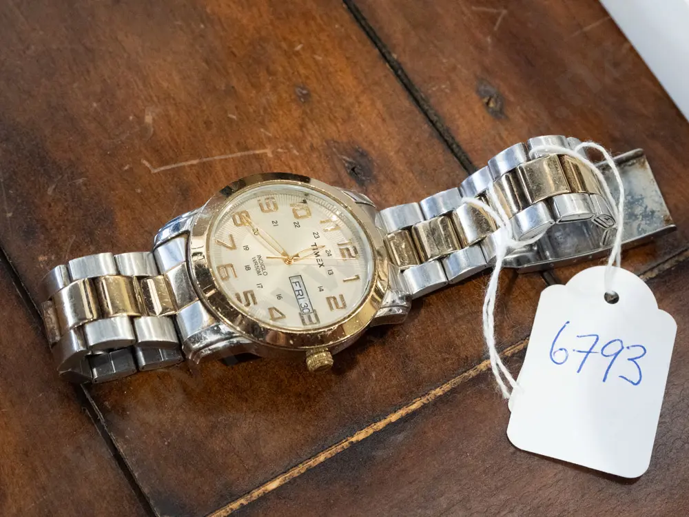 mens wristwatch Image 1++
