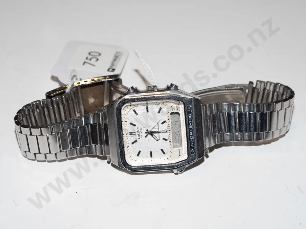 mens wristwatch Image 1++