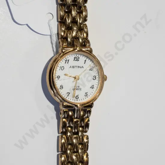 ladies wristwatch