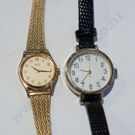 2x wristwatches