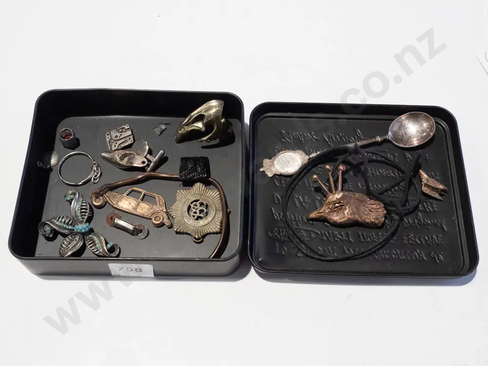 tray; brooches, ring, spoon etc Image 1++
