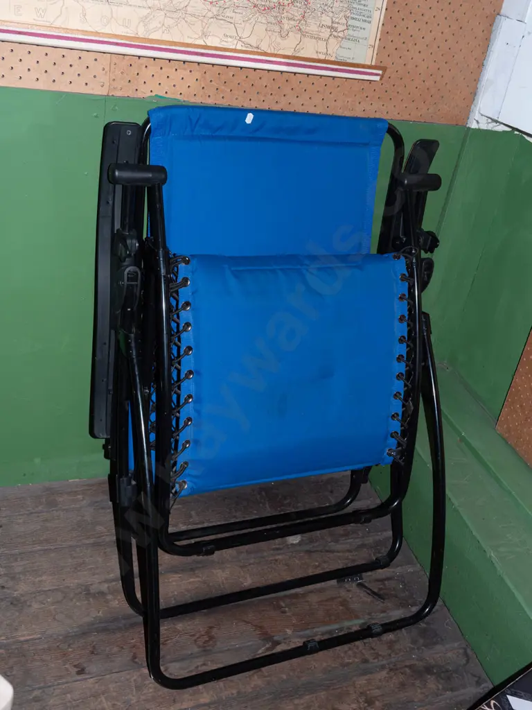 blue canvas and metal sun lounger Image 1++