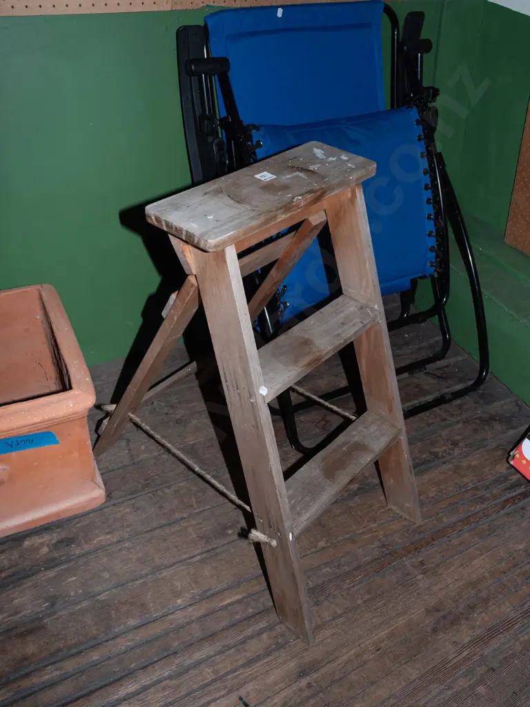 small wooden step ladder Image 1++