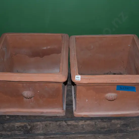 2x terracotta garden planters H340 W420 D420