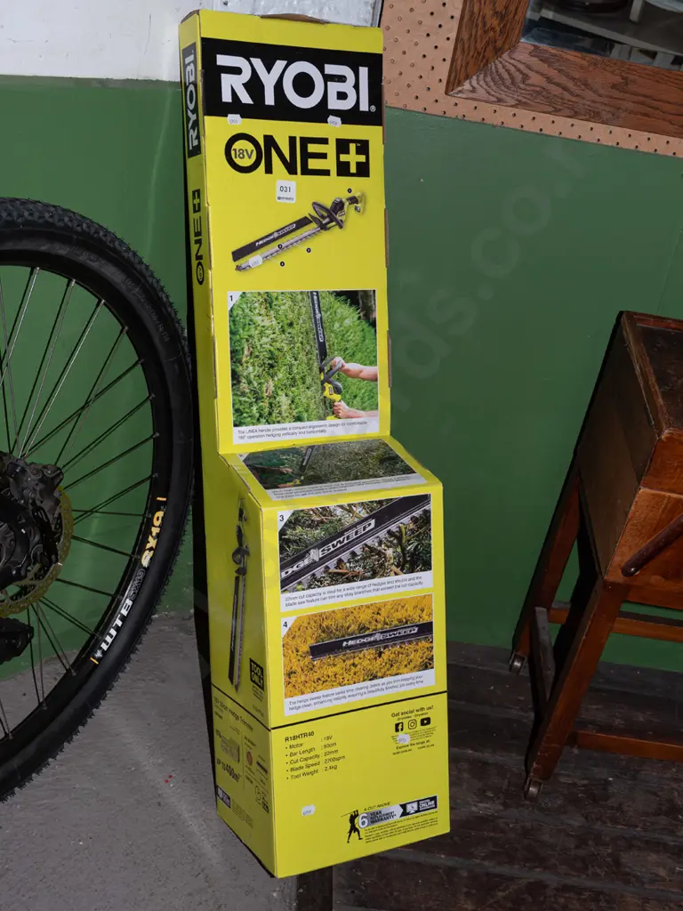 boxed as new Ryobi 18V hedge trimmers Image 1++