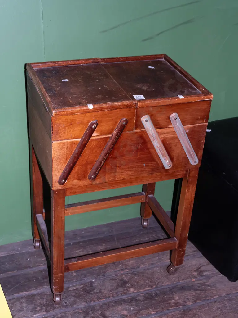 sewing concertina - varnish needs attention Image 1++