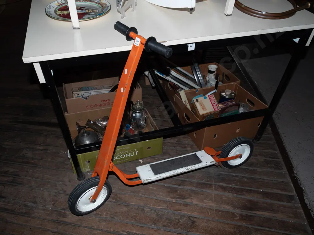 retro orange scooter Image 1++