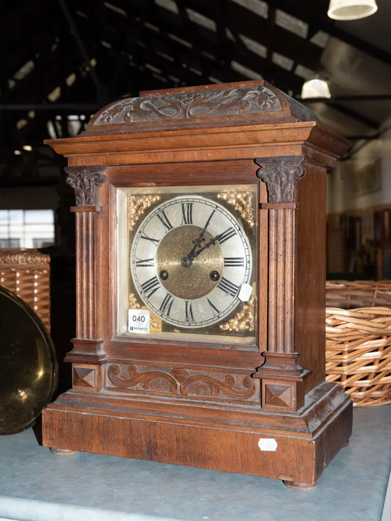 wood cased mantle clock- no pendulum - as is Image 1++