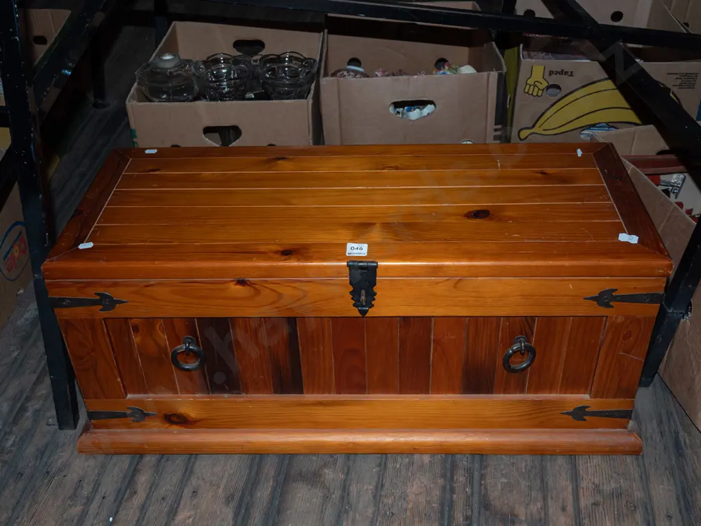 small pine storage box with metal bracing H330 W750 D300 Image 1++