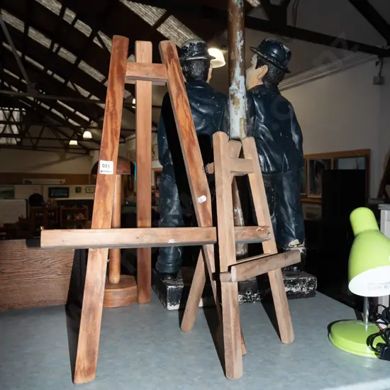 2x wooden easels Tallest H620