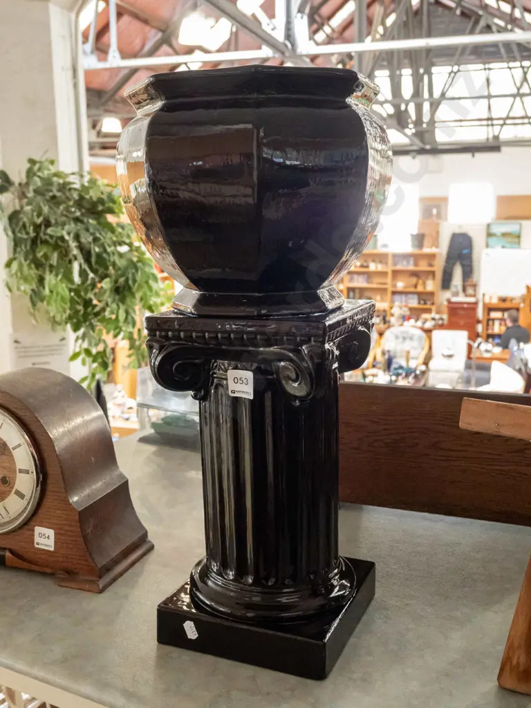 back ceramic jardiniere stand and jardiniere H510 Image 1++