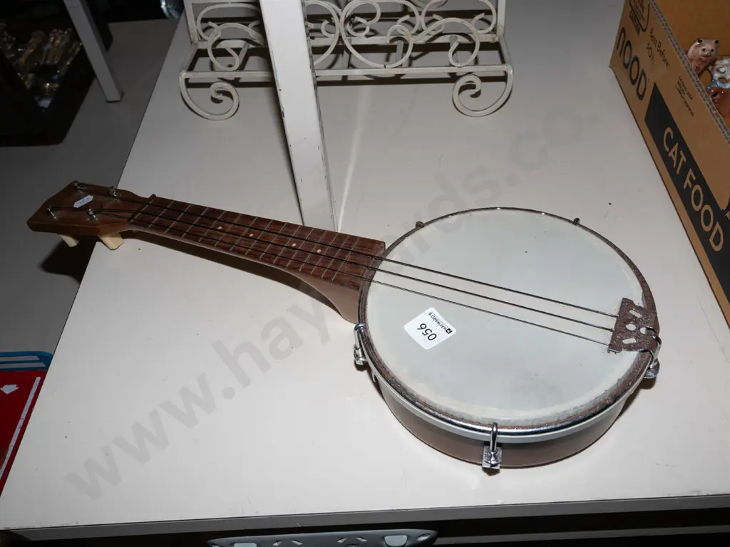small banjo Image 1++