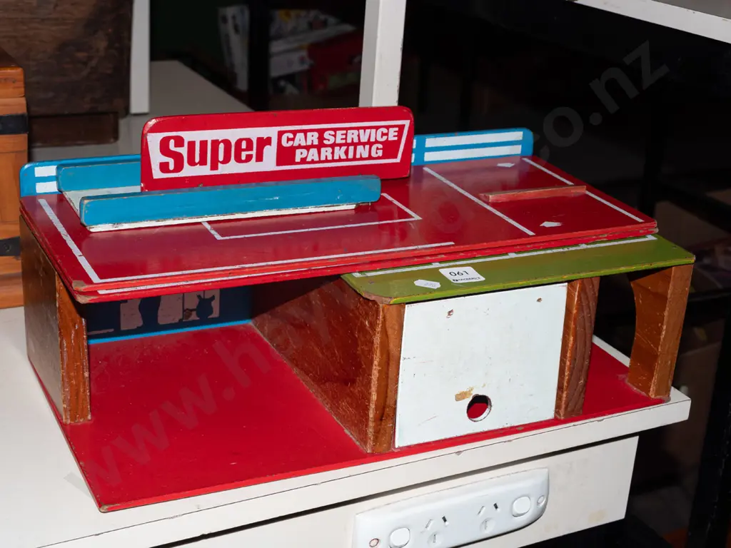 wooden toy garage Image 1++