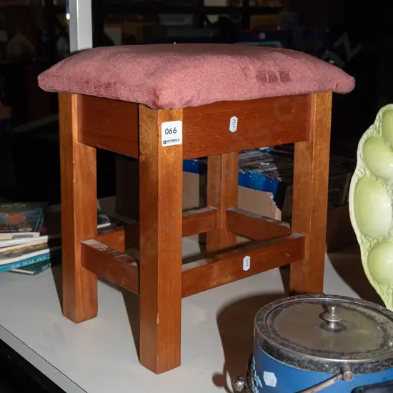 small upholstered stool H360