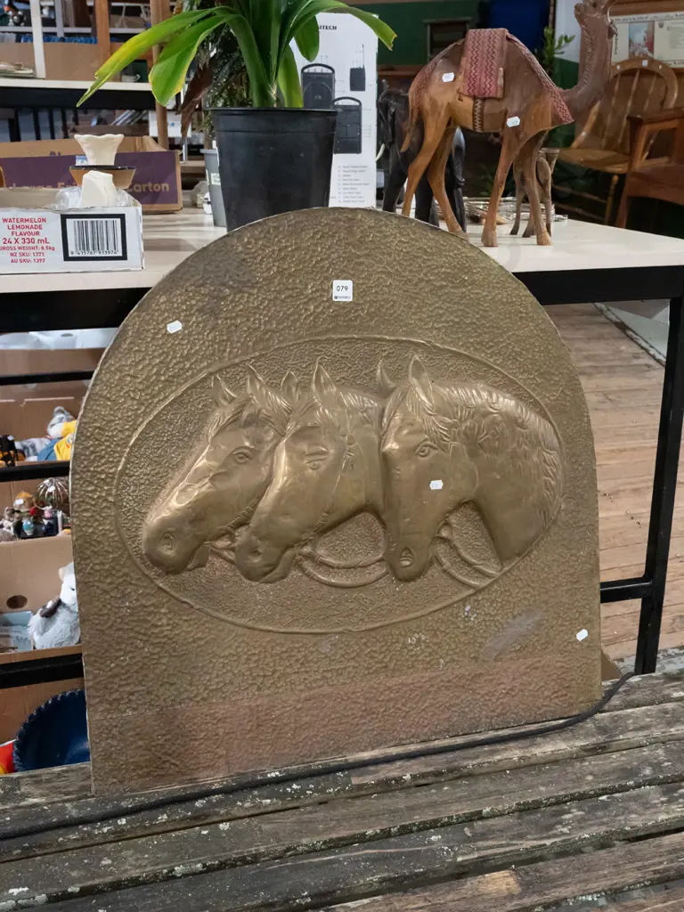 beaten brass horse themed firescreen  - missing feet H700 Image 1++