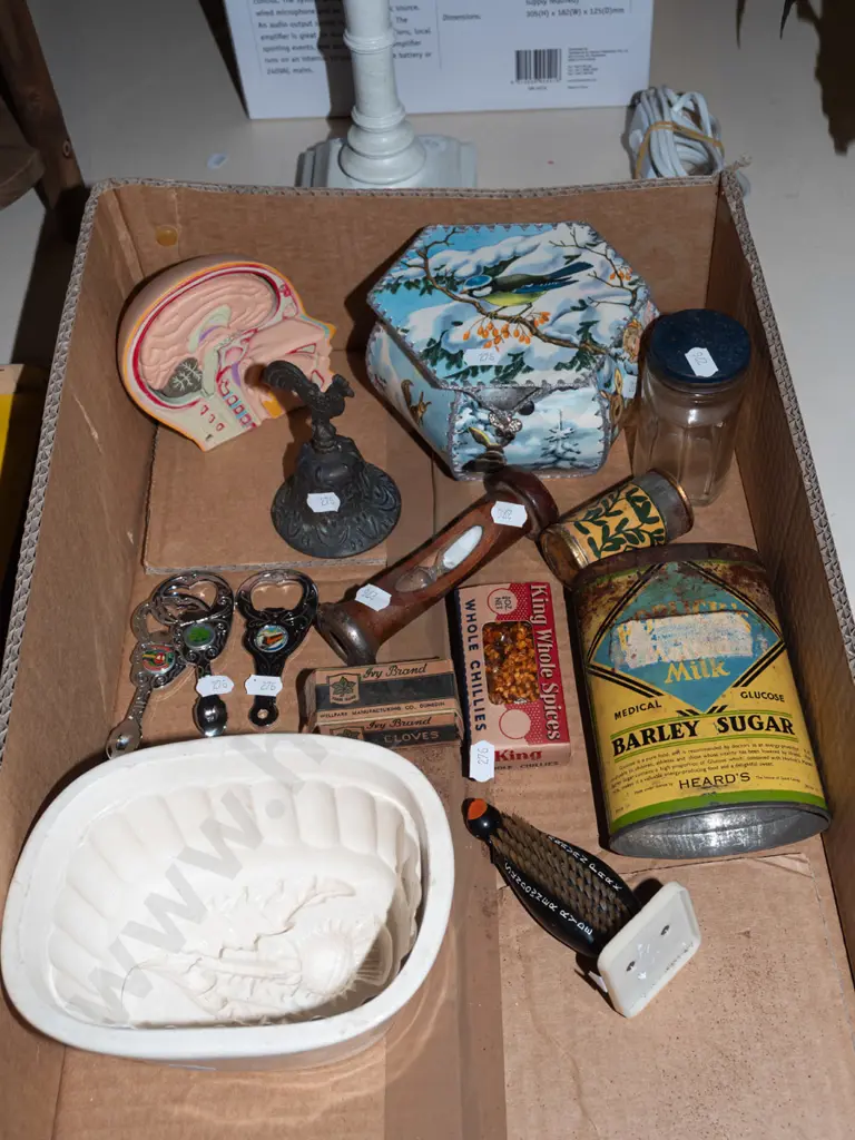 box; thistle themed jelly mould, egg timer, vintage tins etc Image 1++