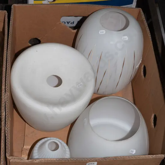 box; 4x various milk glass light shades