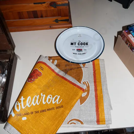 Mt Cook promotional enamel bowl, large linen NZ souvenir tea towel