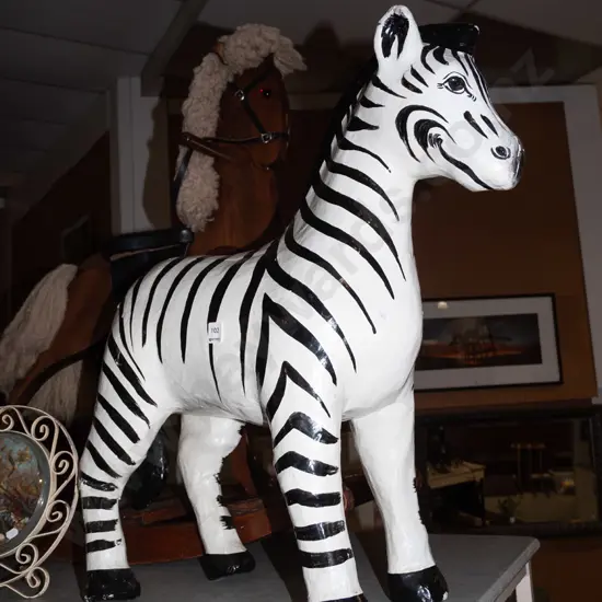 paper mache zebra H660 