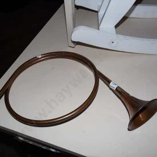 copper and brass hunting horn