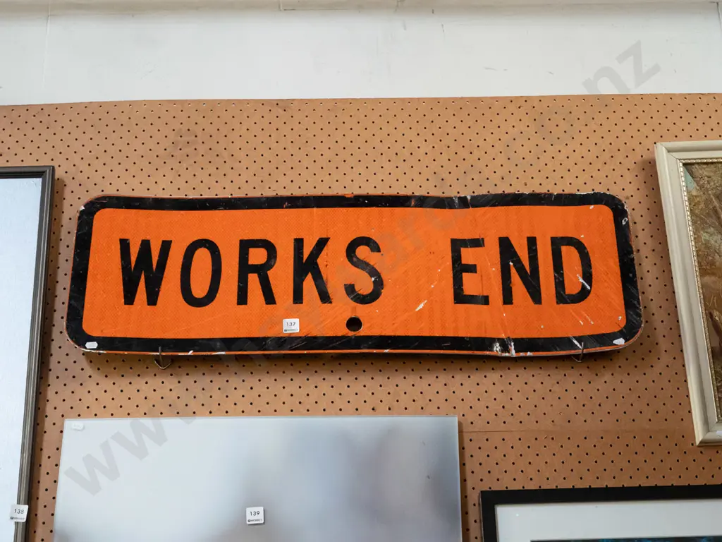 Work End sign Image 1++