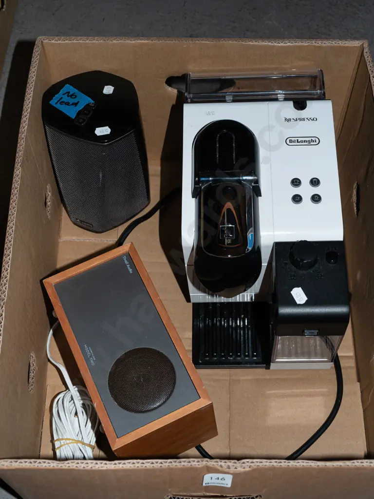 box; Delonghi espresso machine, Tivoli audio extension speaker, Helios speaker - no charging stand Image 1++