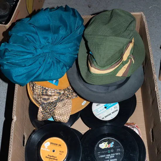 box; ladies hats, 45s etc