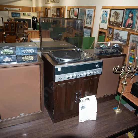 Fountain stereo system with 2 cabinet, Pioneer turntable,speakers