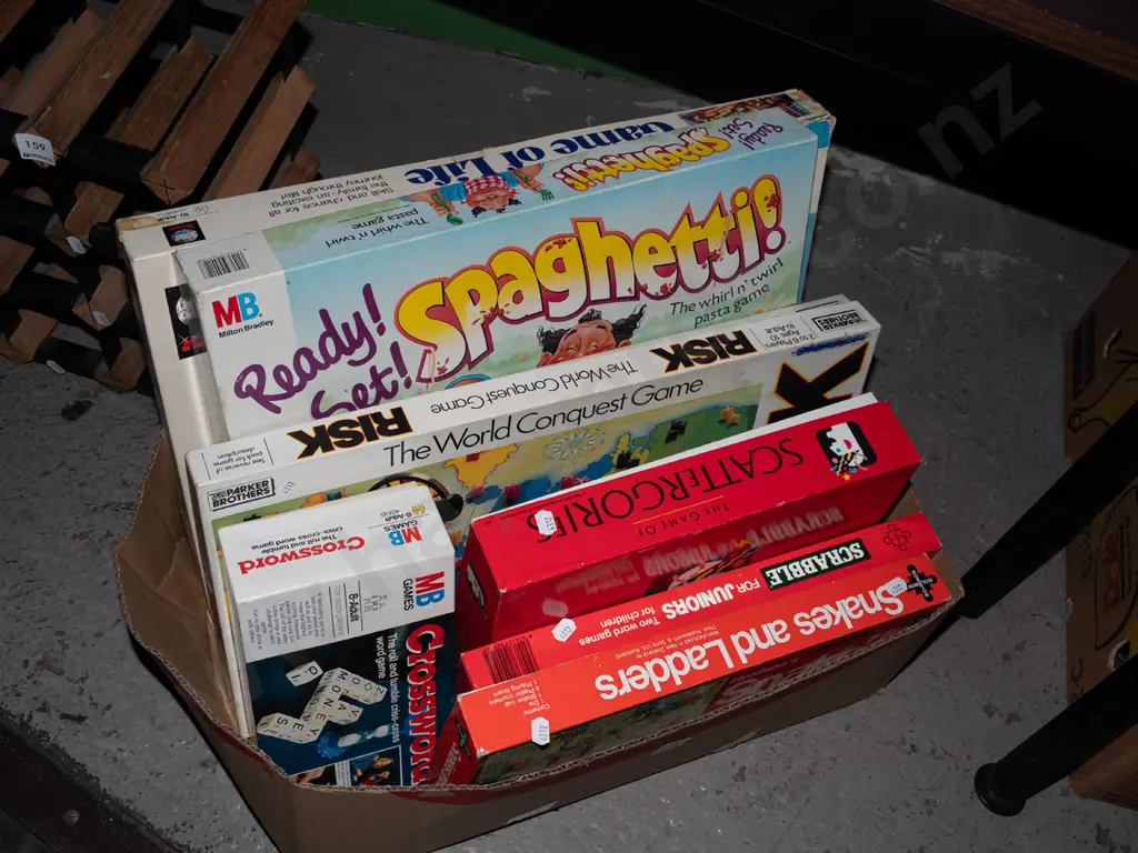 box of board games Image 1++