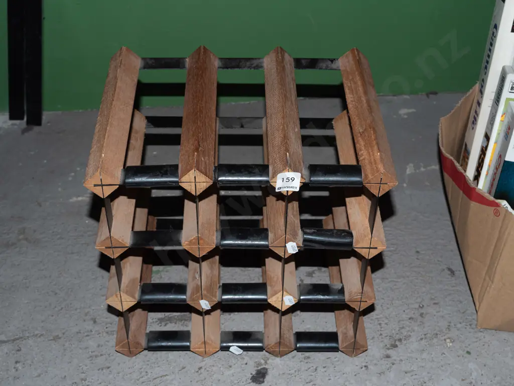 wooden wine rack Image 1++