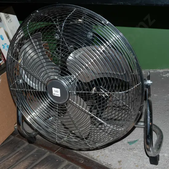 chrome Number 8 floor fan L460