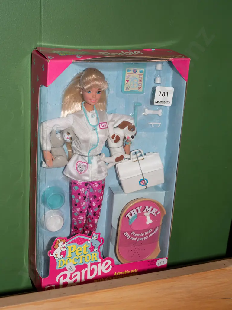 box; Barbie Pet Doctor Image 1++