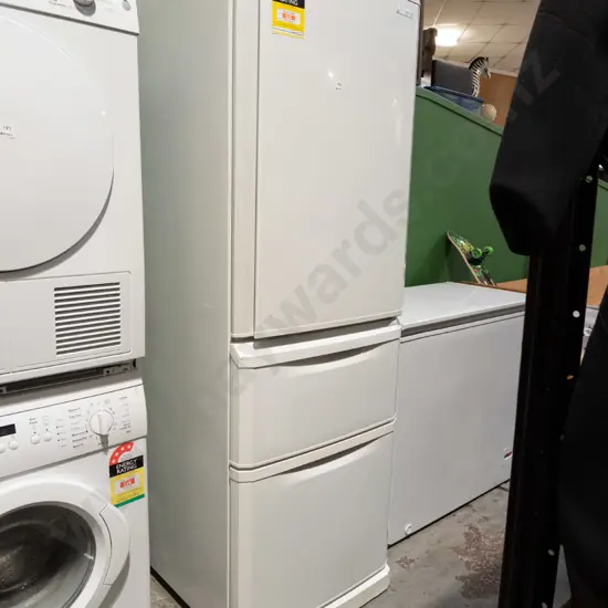 Mitsubishi Electric upright fridge with fridge, freezer, vege drawer and ice maker - needs a clean