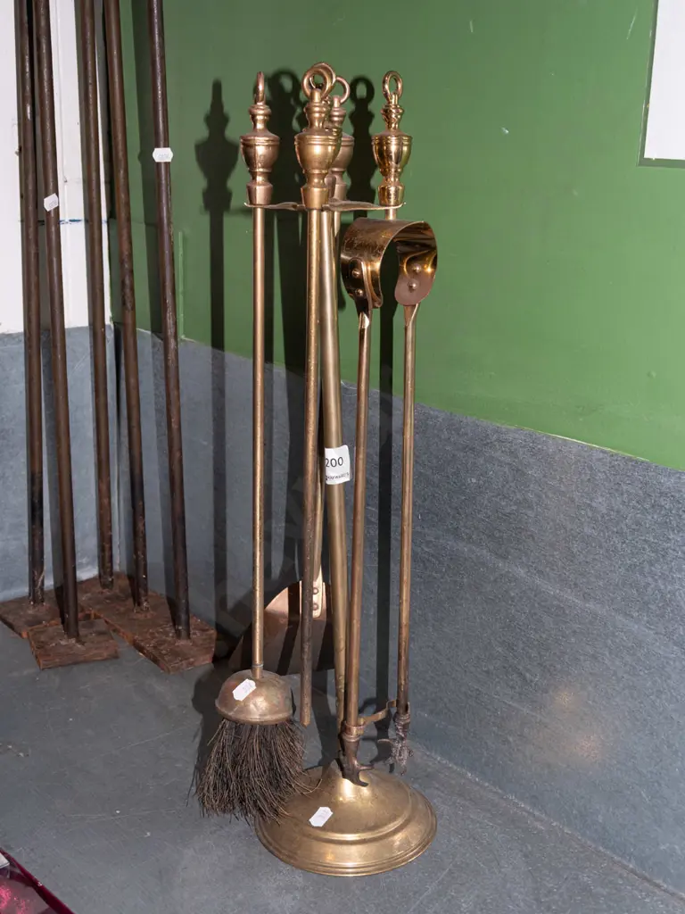 brass fireside set Image 1++
