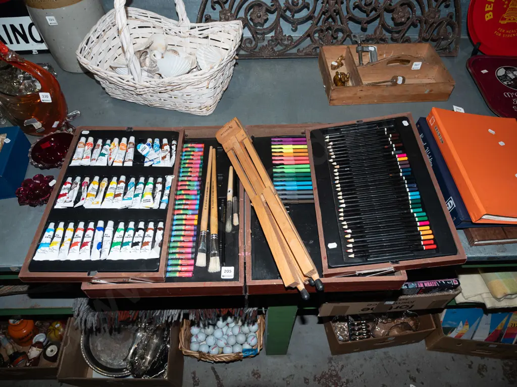 concertina box of artist's supplies and small easel - incomplete Image 1++