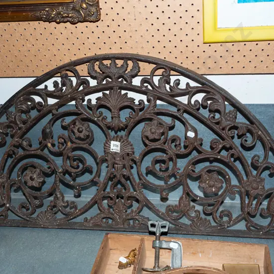 cast iron arched fretwork grate H450 W880