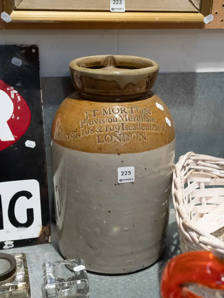 J.T.Morton storage crock H350 - crack to rim Image 1++