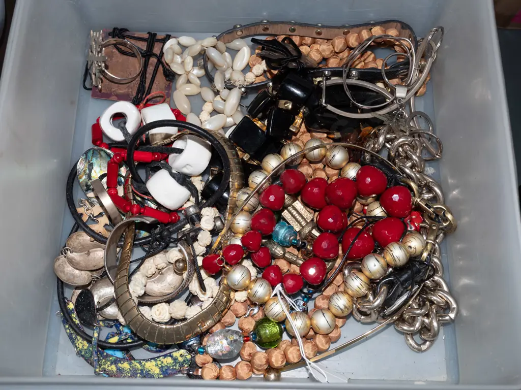 tub of costume jewellery Image 1++