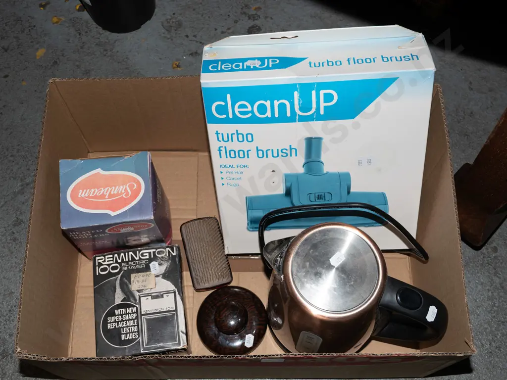 box; vacuum cleaner floor brush, razors, hair rollers etc Image 1++